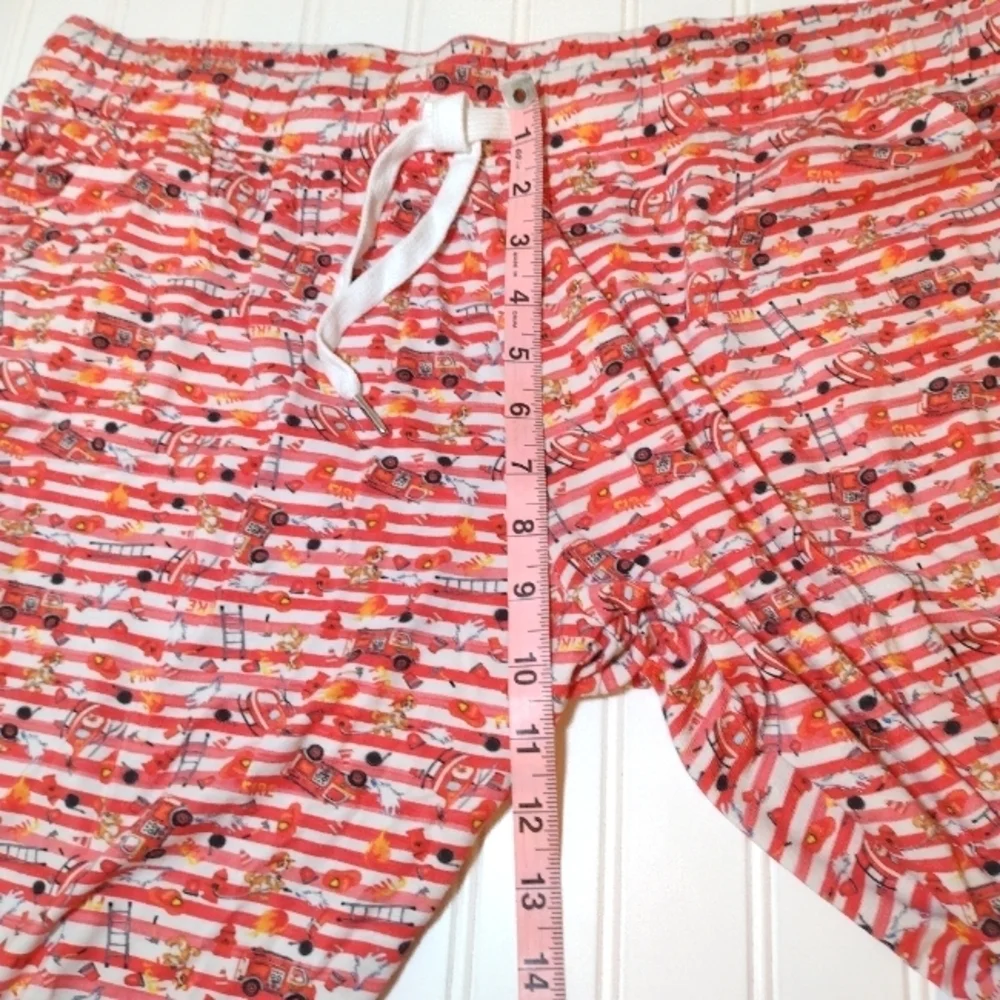 Little Dudes and Darlings women's house pants size ((3XL)
